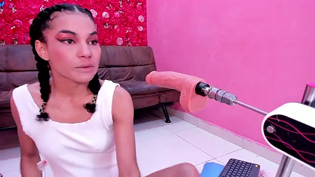 AnnemiekNicole online show from October 25, 2025, 7:47 pm