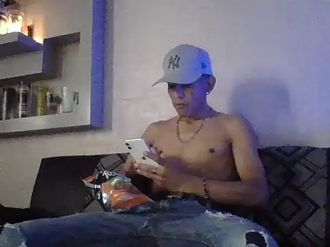 oiram27 online show from December 16, 2025, 9:19 pm