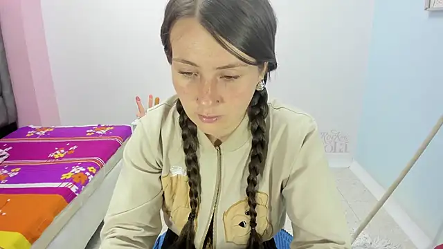 lauren rios7 online show from October 18, 2025, 2:41 pm