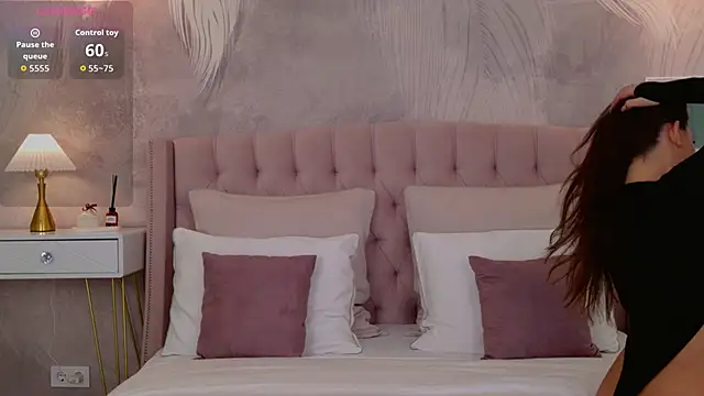 Snapshot of milaleoneli chatting on April 5, 2026, 3:08 pm milaleoneli online show from April 5, 2026, 3:08 pm