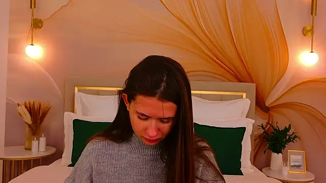 Snapshot of milaleoneli chatting on April 14, 2026, 2:44 pm milaleoneli online show from April 14, 2026, 2:44 pm