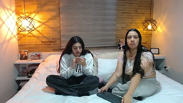 Snapshot of Scarlett_Jazmin chatting on November 24, 2025, 10:15 am Scarlett Jazmin online show from November 24, 2025, 10:15 am