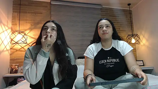 Snapshot of Scarlett_Jazmin chatting on December 1, 2025, 10:05 am Scarlett Jazmin online show from December 1, 2025, 10:05 am