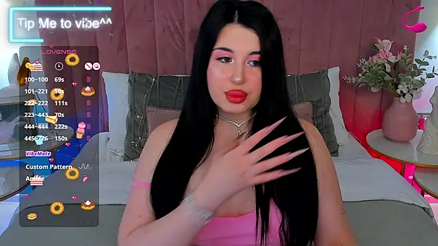 Mayzzie online show from October 3, 2025, 7:26 pm