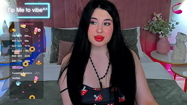 Mayzzie online show from October 7, 2025, 7:26 pm