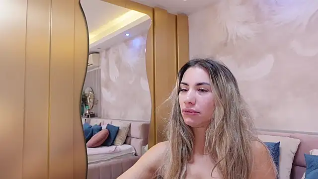 Snapshot of JullyBlair chatting on October 24, 2025, 4:44 am JullyBlair online show from October 24, 2025, 4:44 am