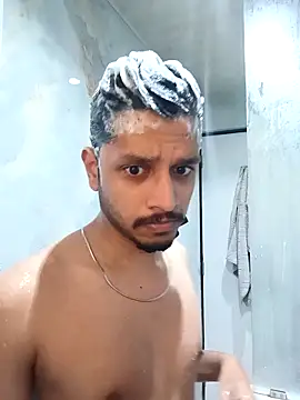 skinnyyyyyyyyy online show from April 28, 2026, 3:44 am
