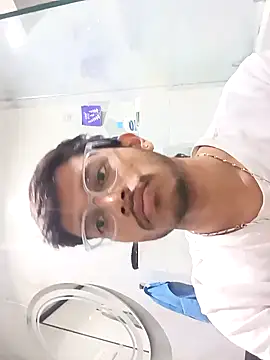 Snapshot of skinnyyyyyyyyy chatting on January 20, 2025, 4:10 am skinnyyyyyyyyy online show from January 20, 2025, 4:10 am
