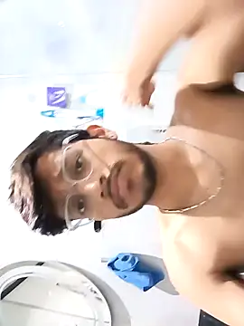 Snapshot of skinnyyyyyyyyy chatting on February 2, 2025, 3:10 am skinnyyyyyyyyy online show from February 2, 2025, 3:10 am