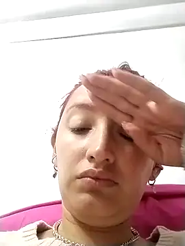 Snapshot of hinnatha22 chatting on February 12, 2025, 6:30 pm hinnatha22 online show from February 12, 2025, 6:30 pm