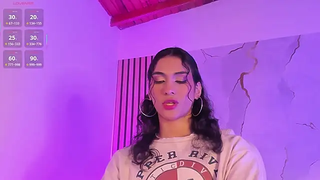 MiaCavallii  online show from October 7, 2025, 3:40 am