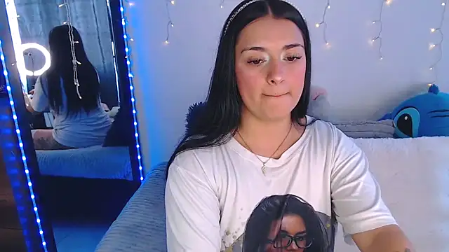 Snapshot of Samanta_james19 chatting on April 18, 2026, 6:10 pm Samanta james19 online show from April 18, 2026, 6:10 pm