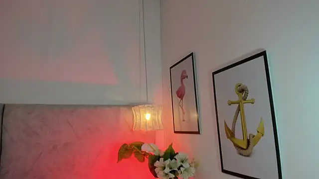 naomiii   online show from March 21, 2026, 11:36 am