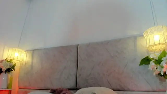 naomiii   online show from March 10, 2026, 11:36 am