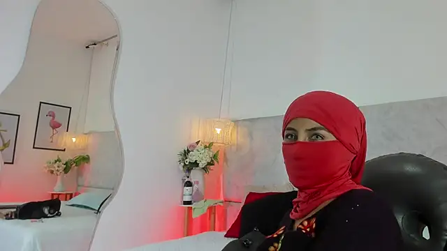 naomiii   online show from April 11, 2026, 11:36 am