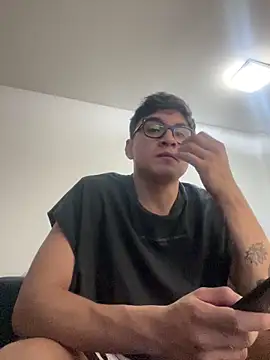 LCarreraa online show from February 22, 2026, 12:46 am