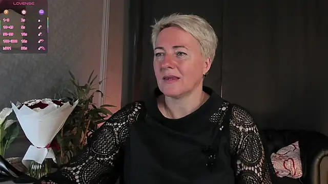 Snapshot of Nika_Smit chatting on July 25, 2026, 5:04 am Nika Smit online show from July 25, 2026, 5:04 am