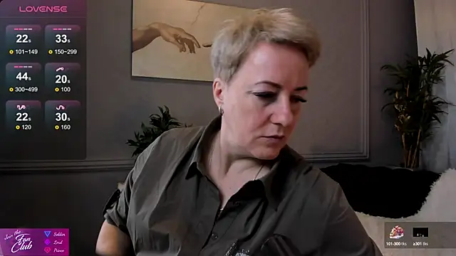 Snapshot of Nika_Smit chatting on February 23, 2025, 5:34 am Nika Smit online show from February 23, 2025, 5:34 am