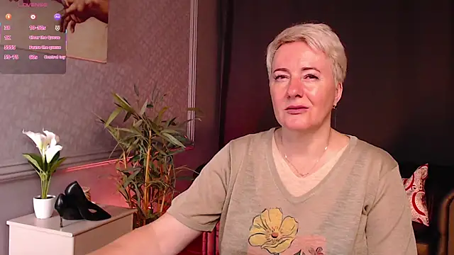 Snapshot of Nika_Smit chatting on July 12, 2026, 5:19 am Nika Smit online show from July 12, 2026, 5:19 am