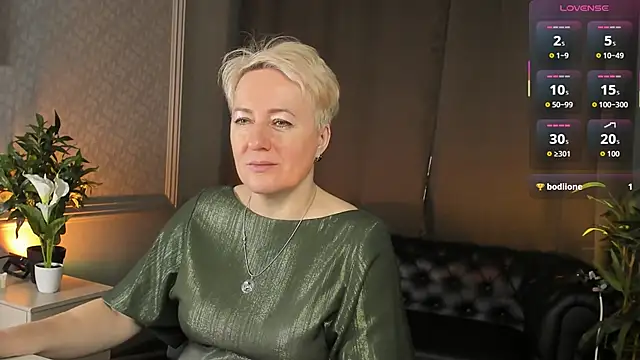 Nika Smit online show from February 15, 2026, 5:52 am