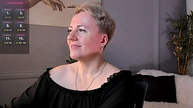 Snapshot of Nika_Smit chatting on March 5, 2025, 8:32 am Nika Smit online show from March 5, 2025, 8:32 am