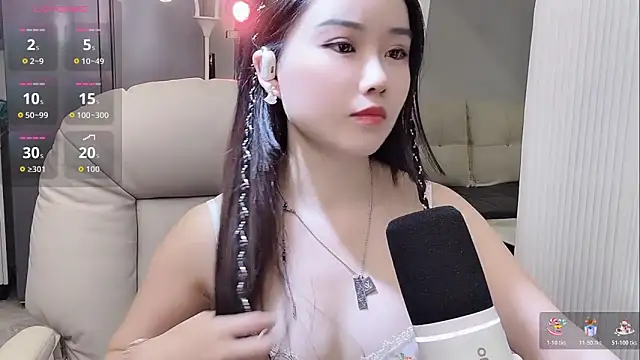 yoyo520- online show from November 8, 2025, 6:22 pm