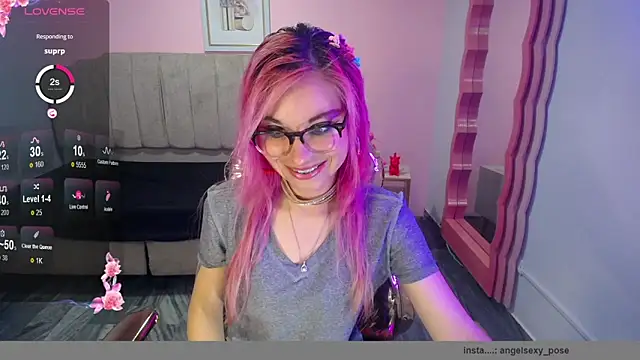 abril ch  online show from October 25, 2025, 10:47 am