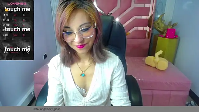 Snapshot of abril_ch_ chatting on May 26, 2026, 12:14 pm abril ch online show from May 26, 2026, 12:14 pm
