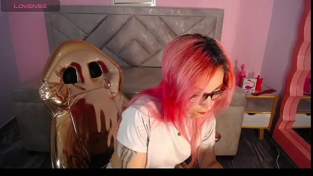 Snapshot of abril_ch_ chatting on February 3, 2026, 12:10 pm abril ch online show from February 3, 2026, 12:10 pm