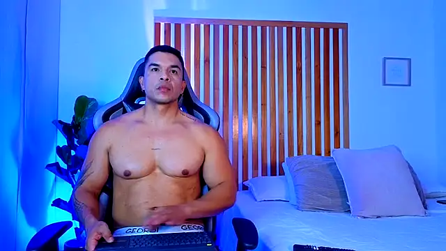 Snapshot of estebandelouis chatting on May 10, 2026, 2:15 am estebandelouis online show from May 10, 2026, 2:15 am