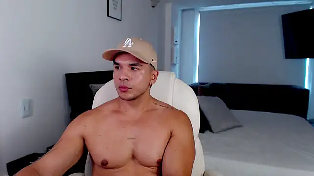 estebandelouis online show from January 28, 2025, 12:32 pm