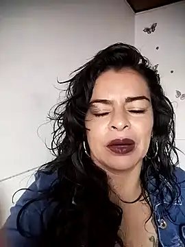 Snapshot of NATHALIA-28_ chatting on February 21, 2025, 1:22 pm NATHALIA-28 online show from February 21, 2025, 1:22 pm