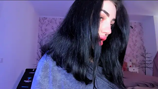 Snapshot of NancyLovee_ chatting on June 2, 2026, 1:44 pm NancyLovee online show from June 2, 2026, 1:44 pm