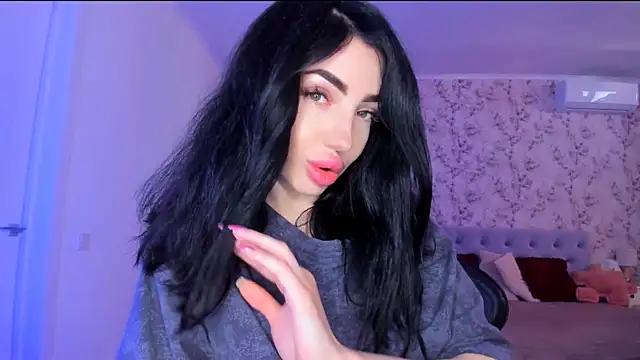 Snapshot of NancyLovee_ chatting on June 13, 2026, 10:35 am NancyLovee online show from June 13, 2026, 10:35 am