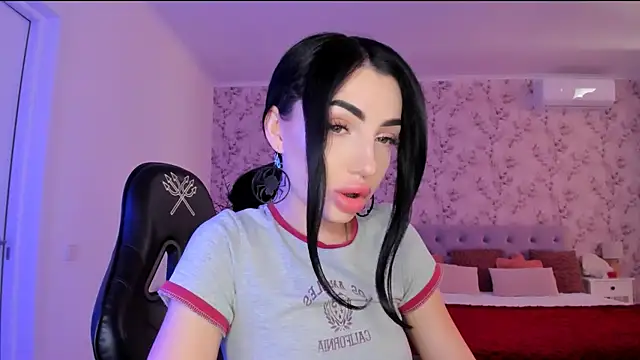 Snapshot of NancyLovee_ chatting on July 26, 2026, 12:12 pm NancyLovee online show from July 26, 2026, 12:12 pm