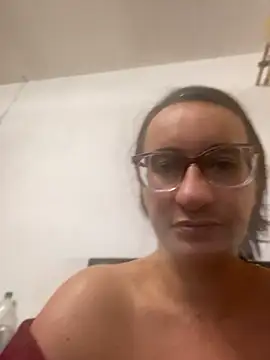gloria7v05 online show from May 10, 2026, 3:36 pm