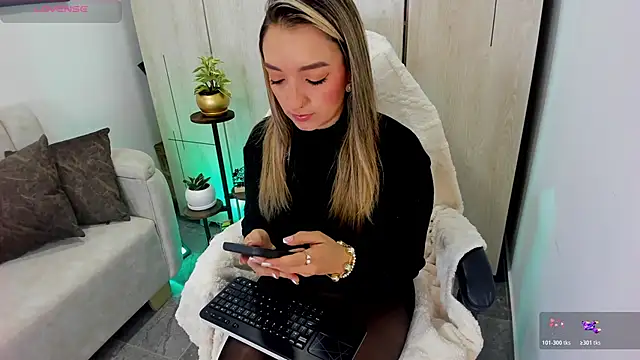 Snapshot of Katapinter chatting on November 21, 2025, 1:32 pm Katapinter online show from November 21, 2025, 1:32 pm