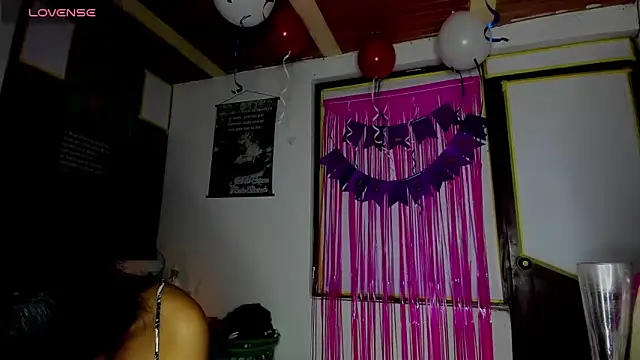 Nenita Hot  online show from September 25, 2025, 3:56 am