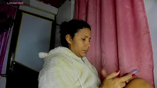 Nenita Hot  online show from September 24, 2025, 3:24 am