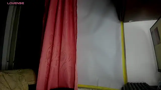 Nenita Hot  online show from October 15, 2025, 1:04 am