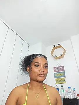 Snapshot of gianna_smith chatting on April 6, 2026, 4:08 am gianna smith online show from April 6, 2026, 4:08 am