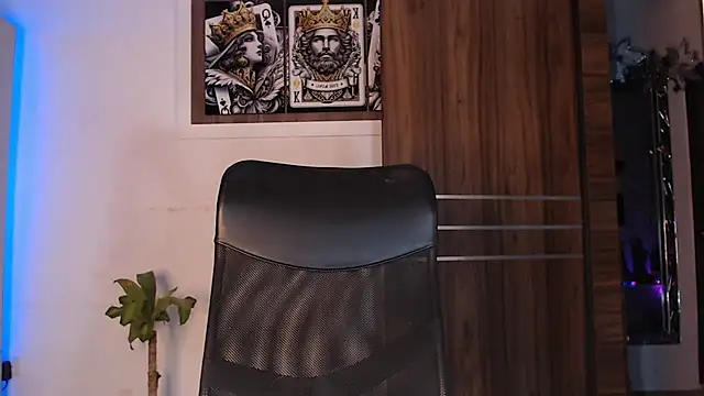 mistressbigcock777 online show from February 26, 2026, 4:56 am