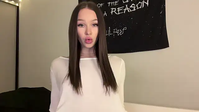 ur molly online show from November 26, 2025, 11:10 am