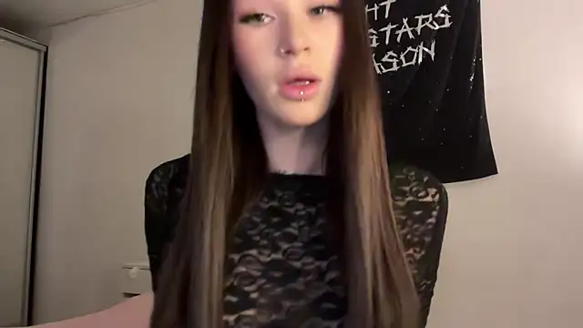 ur molly online show from April 3, 2026, 12:50 am