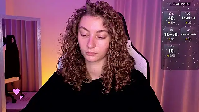 Snapshot of lady_curls chatting on January 15, 2025, 11:19 pm lady curls online show from January 15, 2025, 11:19 pm