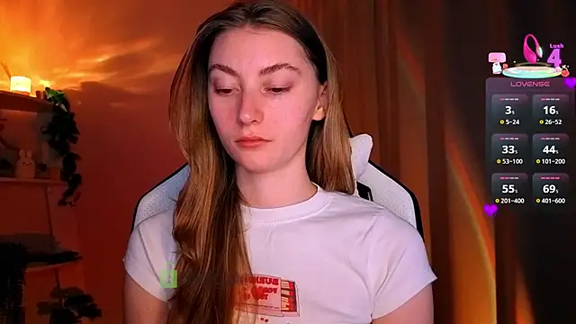 Snapshot of lady_curls chatting on May 6, 2026, 10:36 pm lady curls online show from May 6, 2026, 10:36 pm