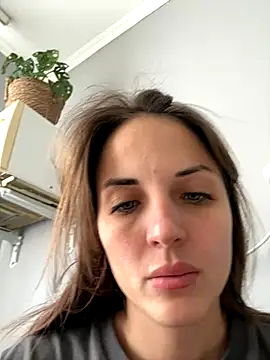 Snapshot of AmiLavs chatting on October 31, 2025, 6:43 am AmiLavs online show from October 31, 2025, 6:43 am