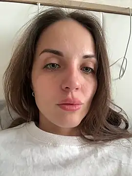 Snapshot of AmiLavs chatting on November 20, 2025, 6:36 am AmiLavs online show from November 20, 2025, 6:36 am