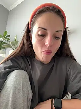 Snapshot of AmiLavs chatting on November 18, 2025, 7:22 am AmiLavs online show from November 18, 2025, 7:22 am