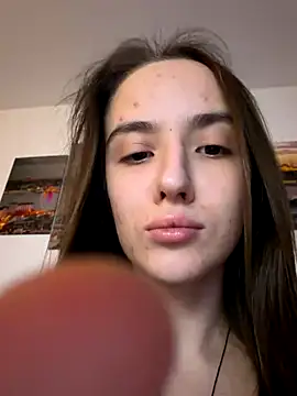 EmilyWi  online show from November 3, 2025, 10:02 pm